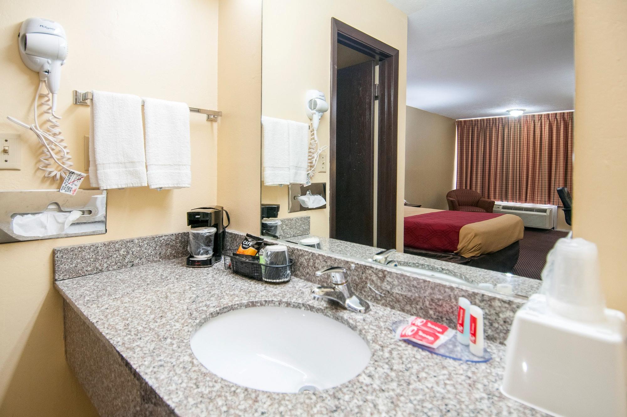 Econo Lodge Near Missouri University Of Science And Technology Rolla Esterno foto