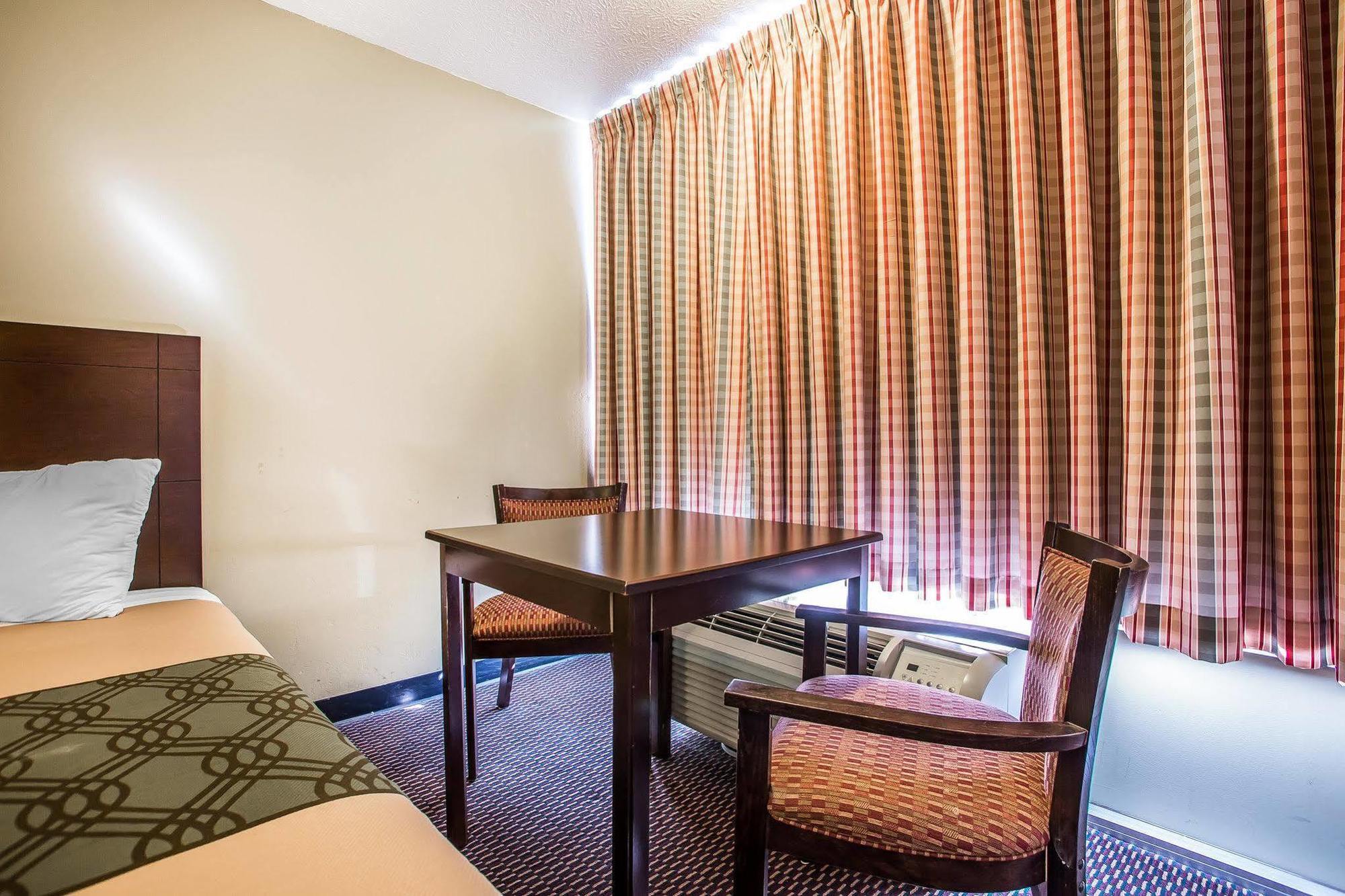 Econo Lodge Near Missouri University Of Science And Technology Rolla Esterno foto
